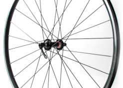 Cycli.fi Etupyörä 28" 17-622, Pikalinkkunapa, ALEX AT470 28r, ROAD, Musta,koneistettu